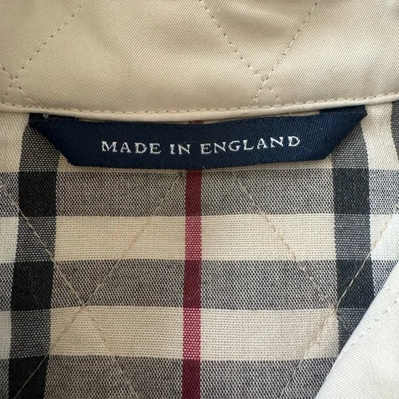 Burberry Cream Quilted Utility Jacket with Plaid Cuff Trim - Picture 4 of 5